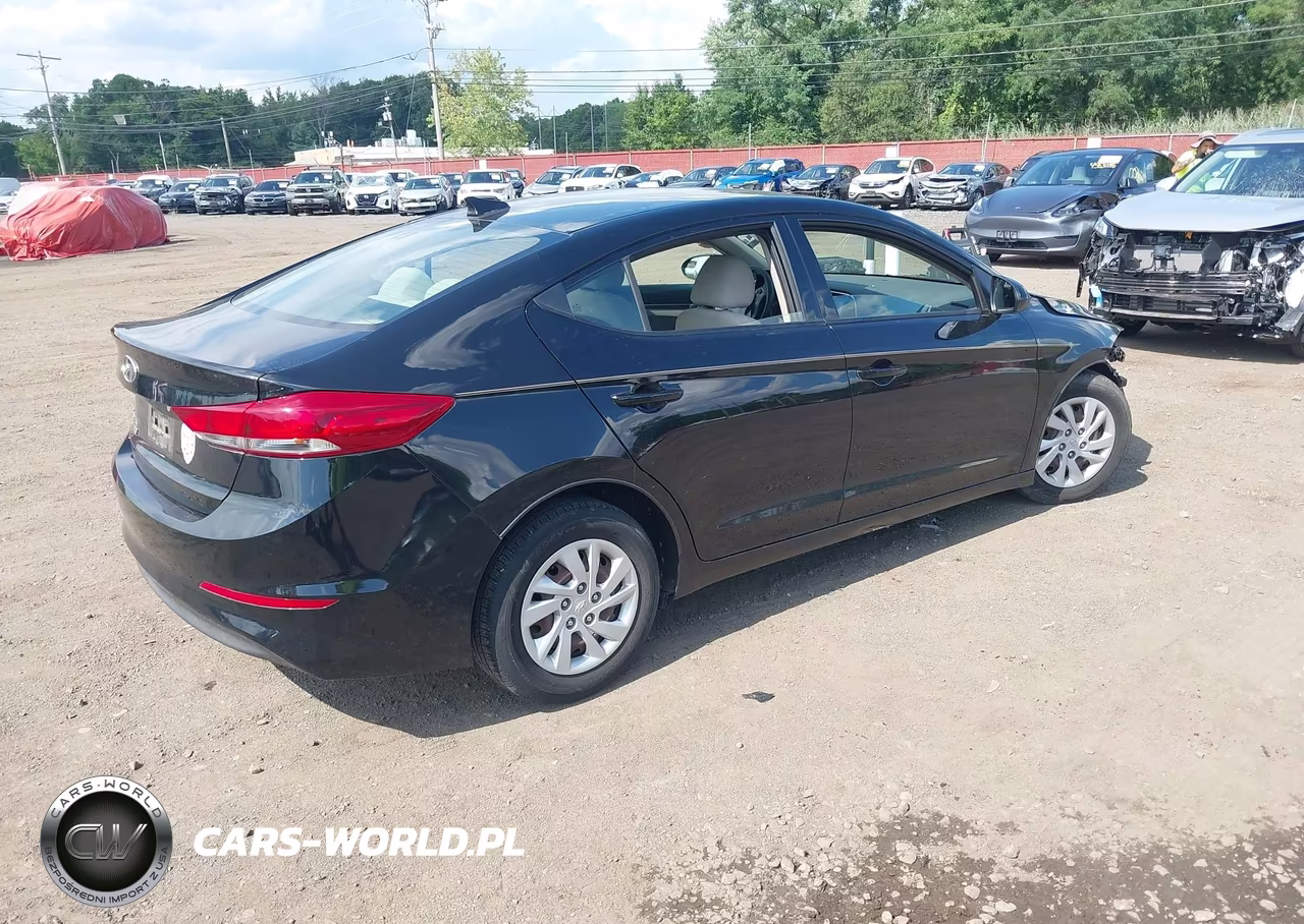 2018 Hyundai Elantra Se VIN:5NPD74LF5JH390540 - 4