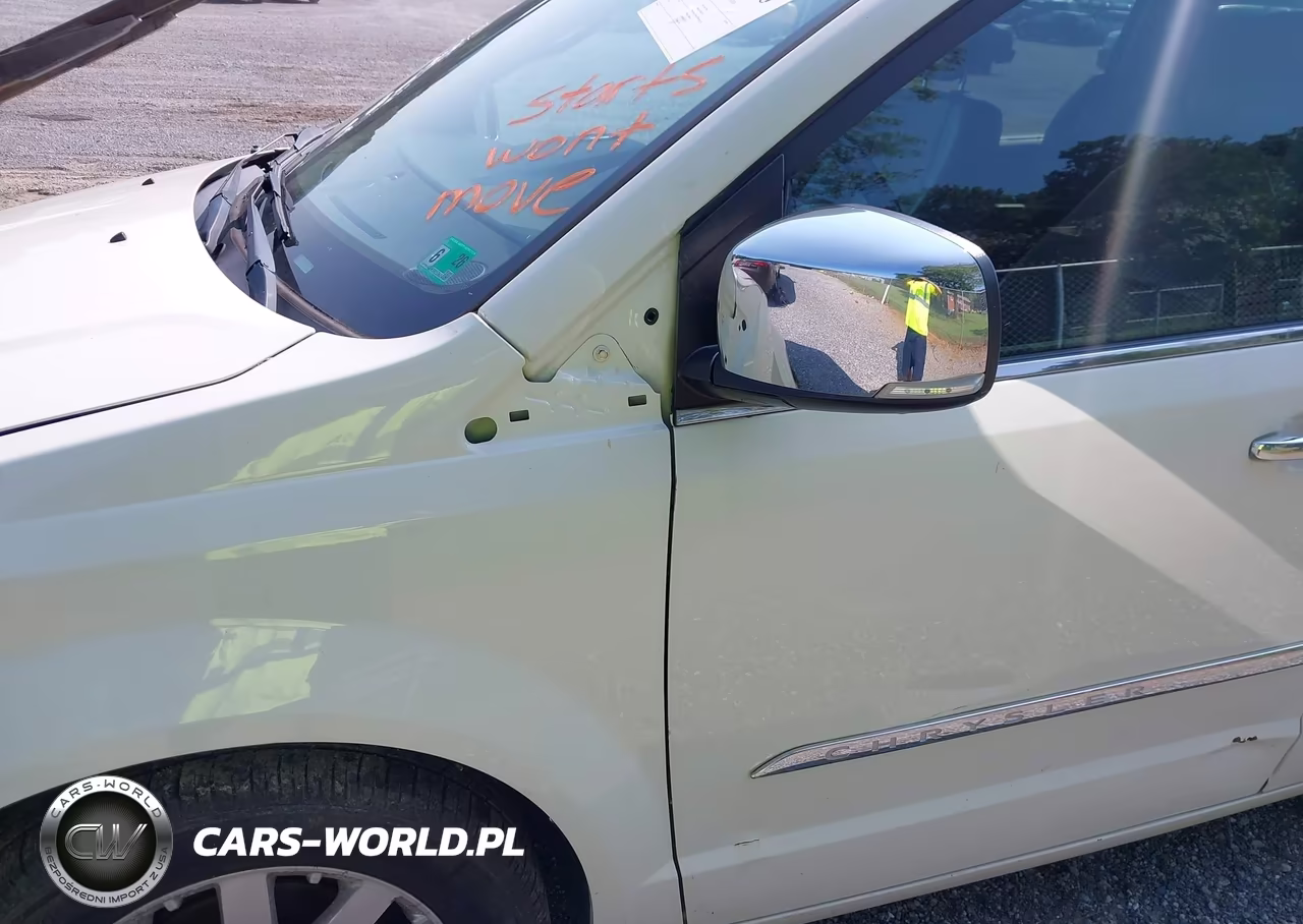 2011 Chrysler Town & Country Touring-L VIN:2A4RR8DGXBR680012 - 15