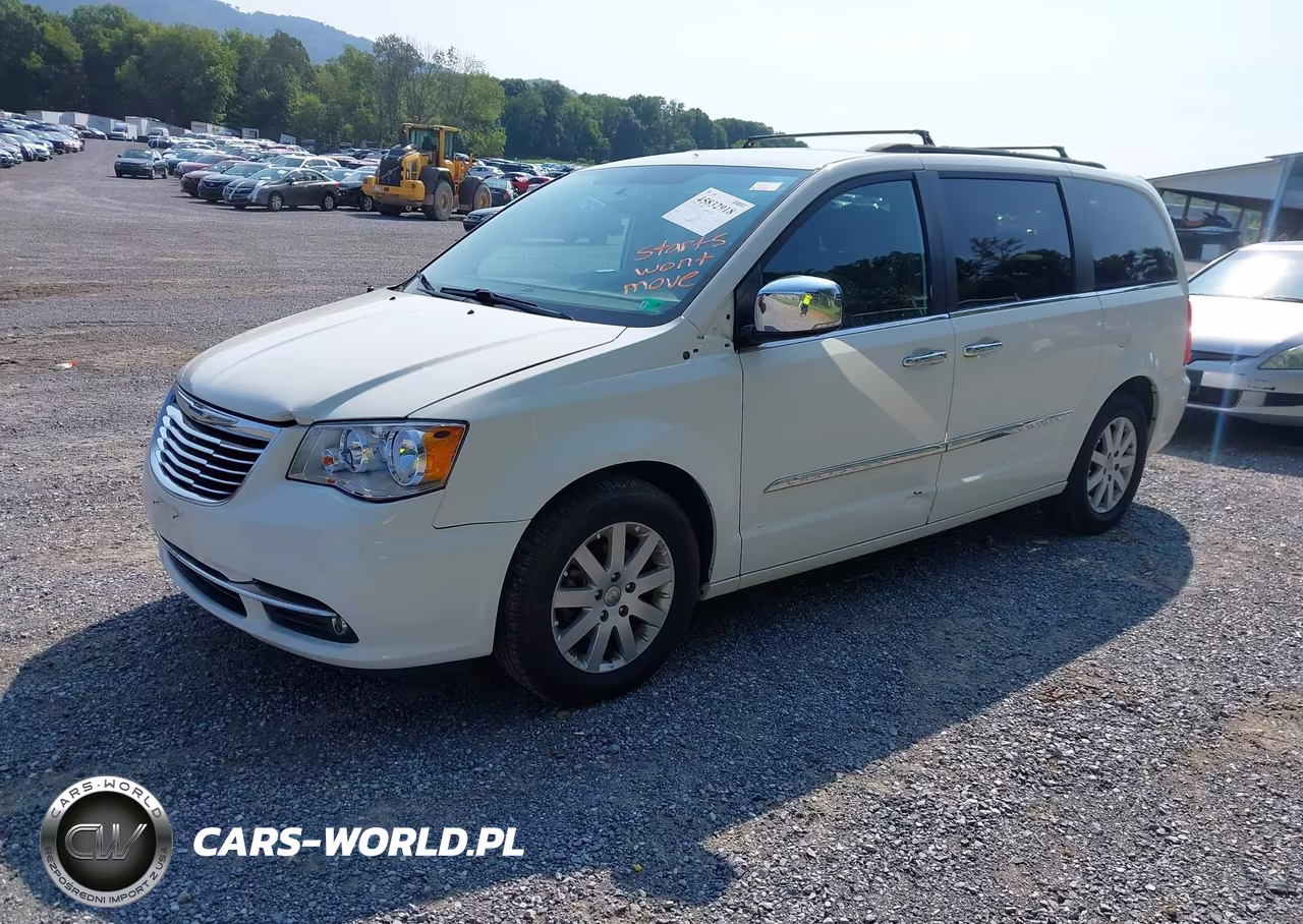 2011 Chrysler Town & Country Touring-L VIN:2A4RR8DGXBR680012 - 2