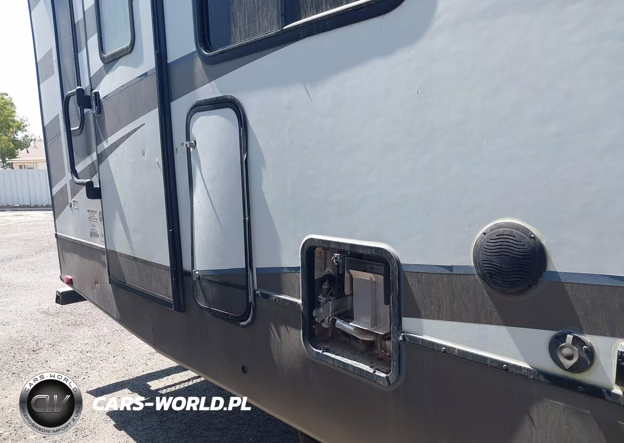 2019 Forest River Wildcat Series M-29R VIN:4X4TWCE2XKT018038 - 6