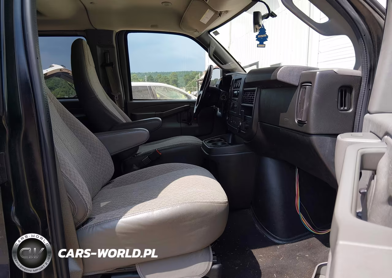 2019 Chevrolet Express 3500 Ls VIN:1GAZGNFG2K1341359 - 5