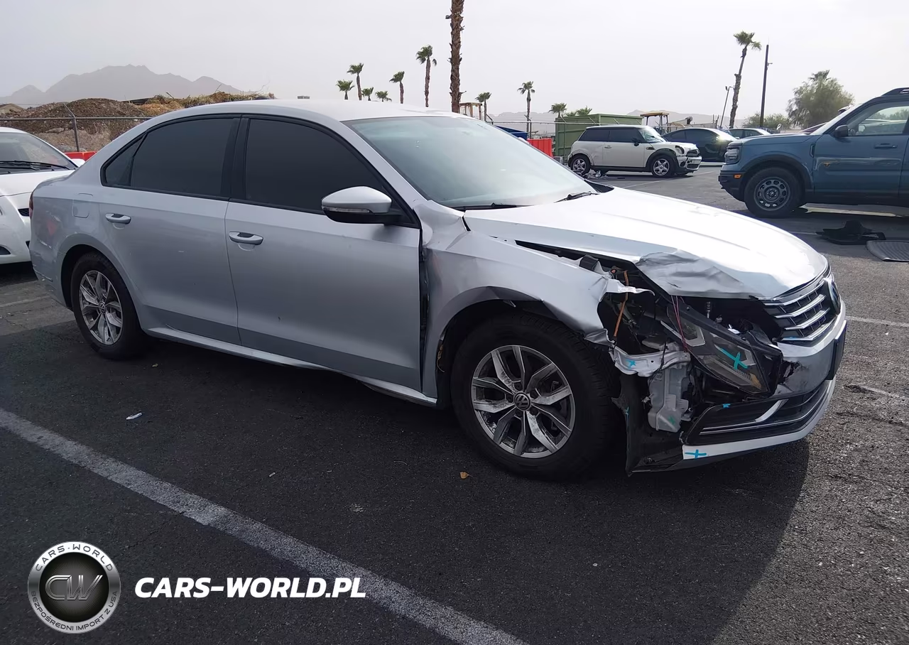 2018 Volkswagen Passat 2.0T R-Line-2.0T S