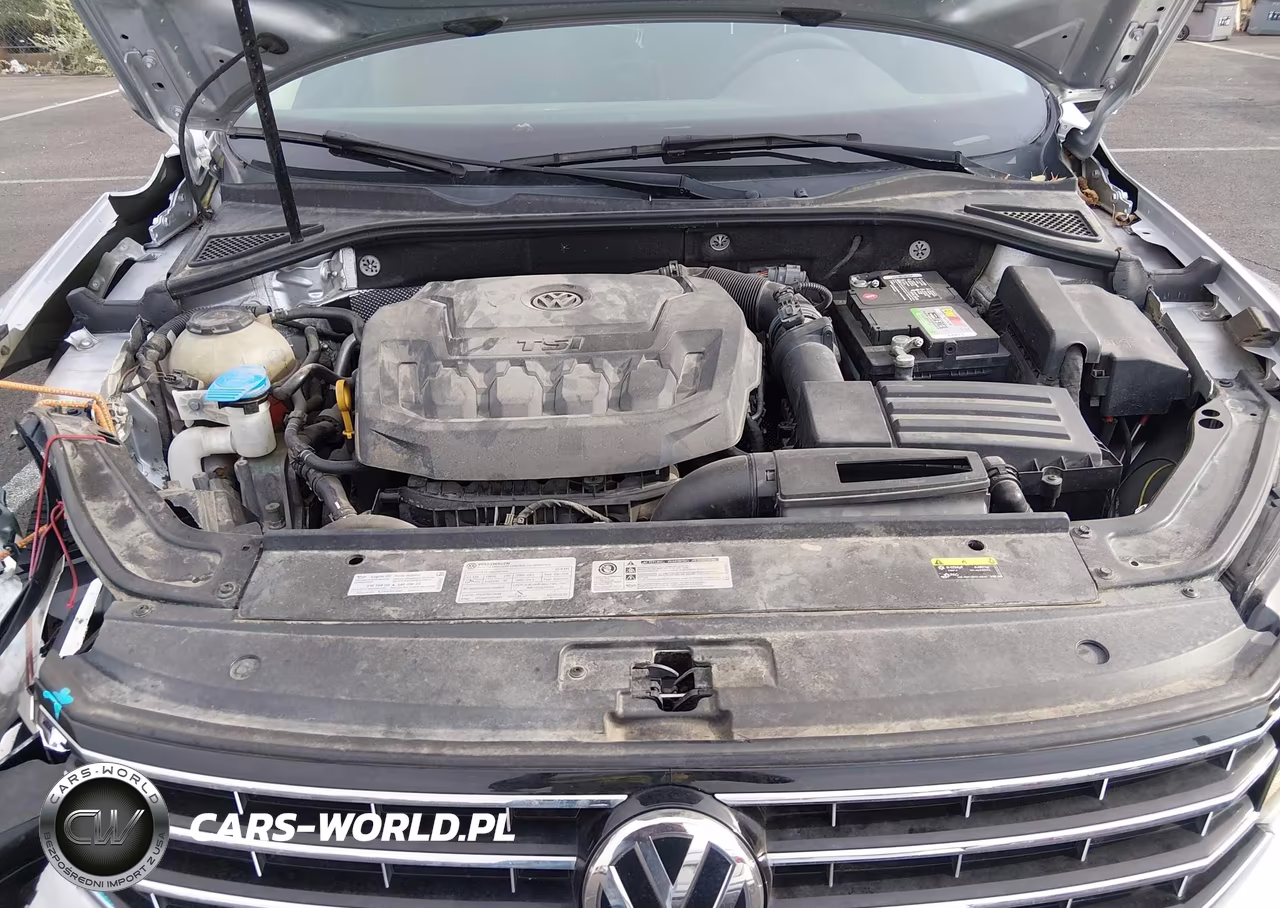 2018 Volkswagen Passat 2.0T R-Line-2.0T S VIN:1VWAA7A36JC019216 - 10