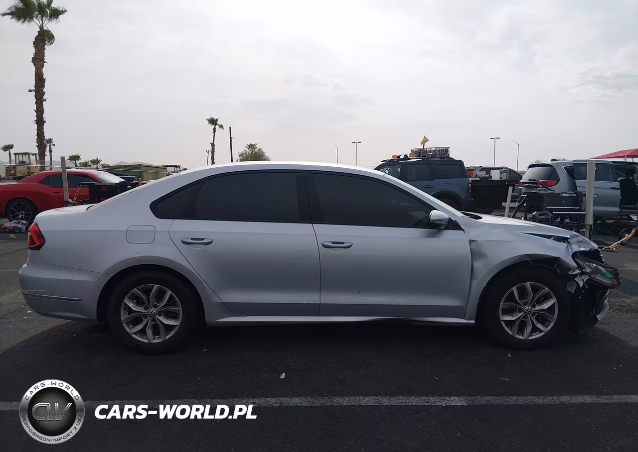 2018 Volkswagen Passat 2.0T R-Line-2.0T S VIN:1VWAA7A36JC019216 - 13