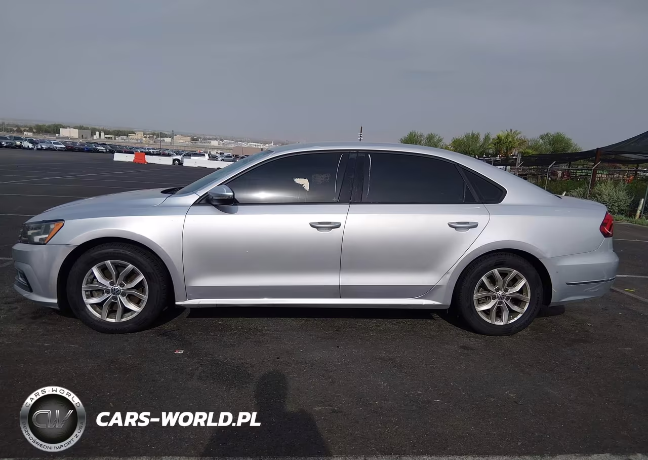 2018 Volkswagen Passat 2.0T R-Line-2.0T S VIN:1VWAA7A36JC019216 - 14