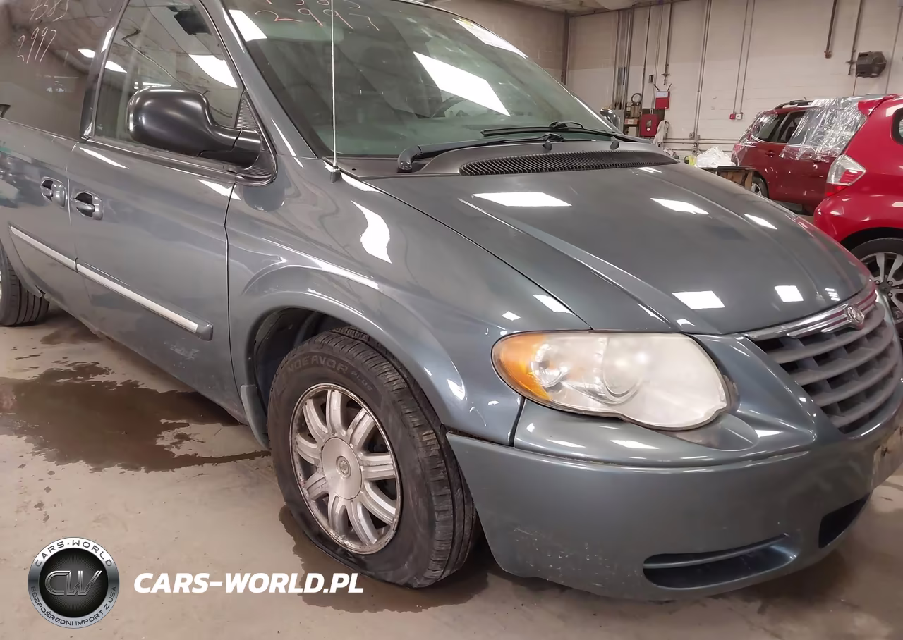 2006 Chrysler Town & Country Touring VIN:2A4GP54L66R656336 - 17