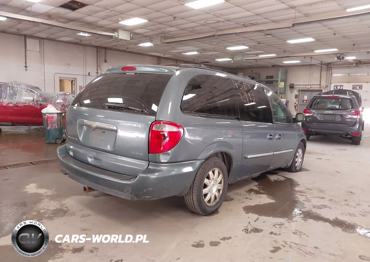 2006 Chrysler Town & Country Touring VIN:2A4GP54L66R656336 - 4