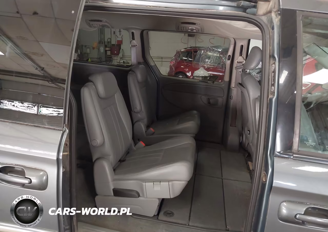 2006 Chrysler Town & Country Touring VIN:2A4GP54L66R656336 - 8