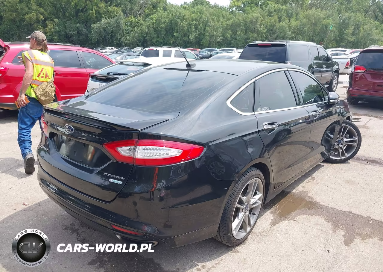 2015 Ford Fusion Titanium VIN:3FA6P0K99FR293669 - 4