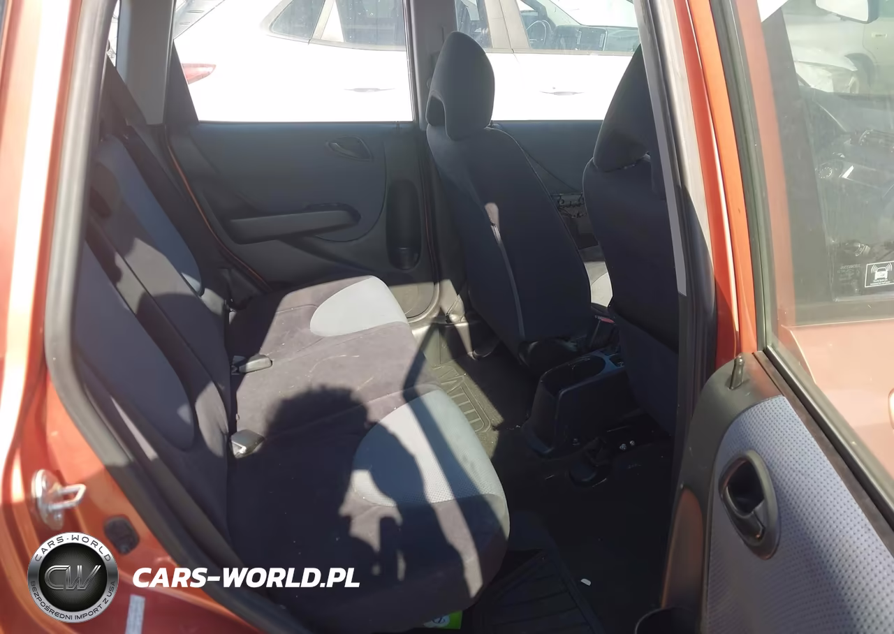 2007 Honda Fit Sport VIN:JHMGD38607S057101 - 8