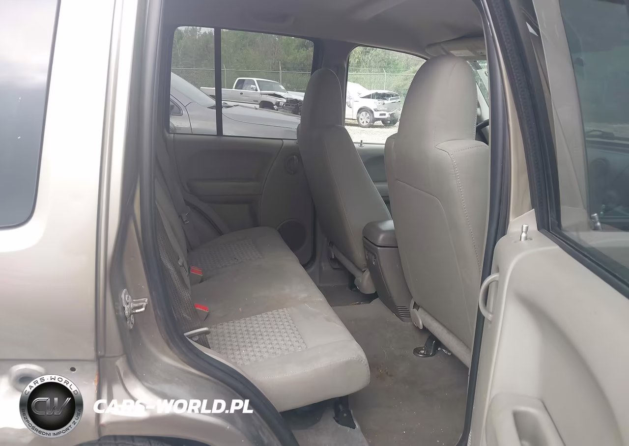2005 Jeep Liberty Sport VIN:1J4GL48K15W692691 - 8