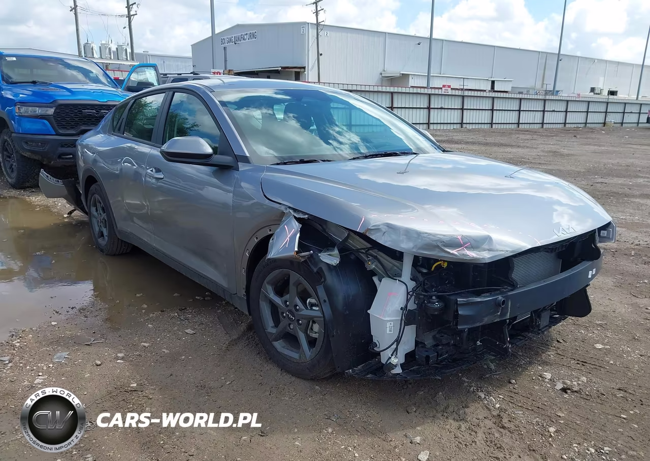 2026 Kia K4 Lxs VIN:3KPFT4DE8TE293608 - 1