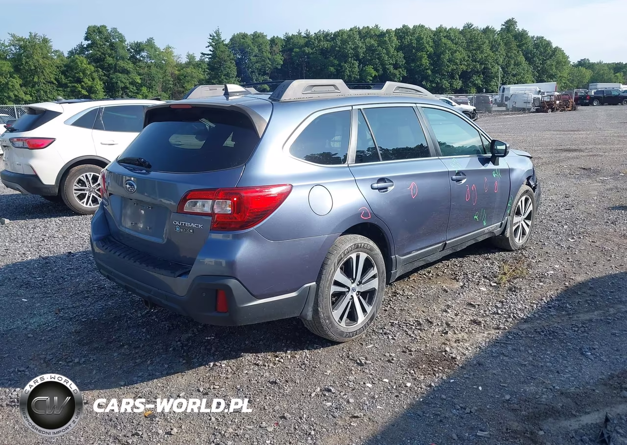 2018 Subaru Outback 2.5I Limited VIN:4S4BSANC9J3226240 - 4