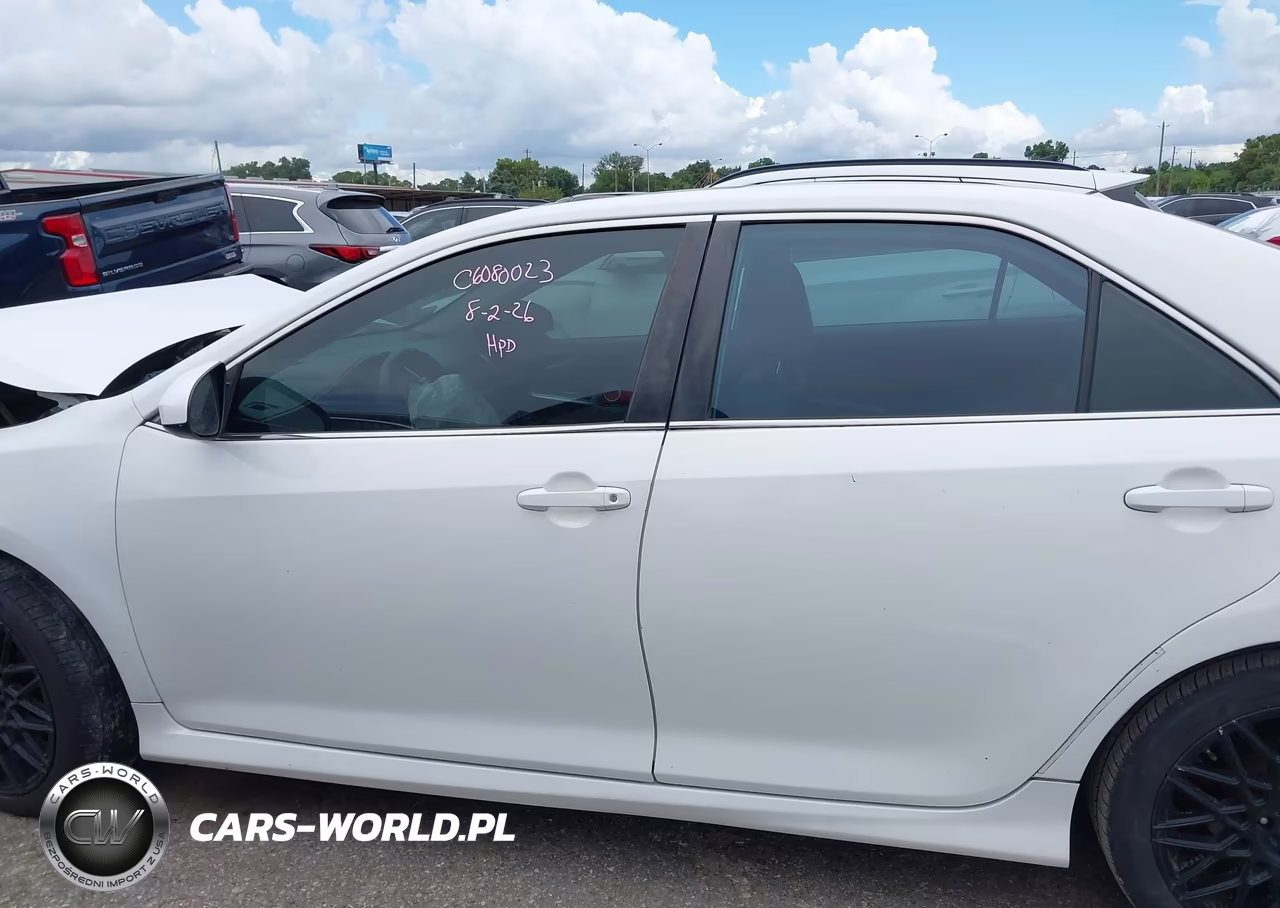 2014 Toyota Camry Se Sport VIN:4T1BF1FK1EU733255 - 13
