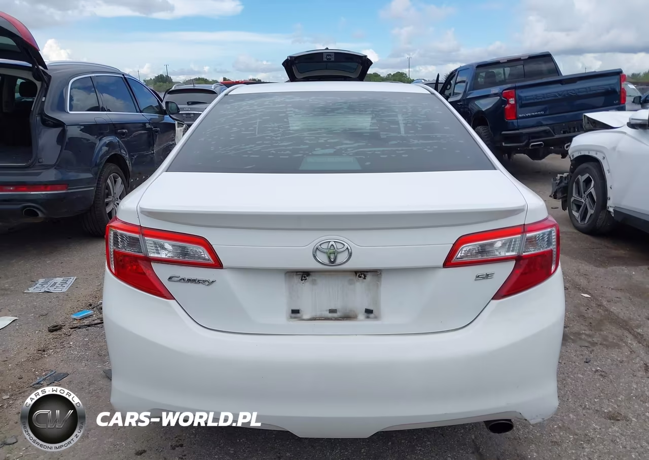 2014 Toyota Camry Se Sport VIN:4T1BF1FK1EU733255 - 15