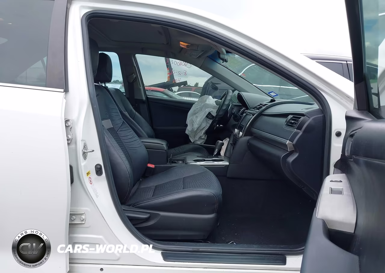 2014 Toyota Camry Se Sport VIN:4T1BF1FK1EU733255 - 5