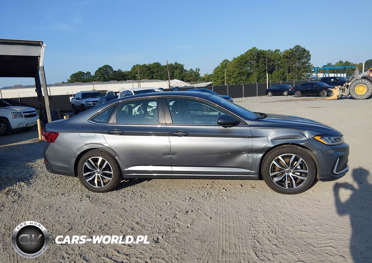 2025 Volkswagen Jetta 1.5T Se VIN:3VW7X7BU0SM030308 - 13