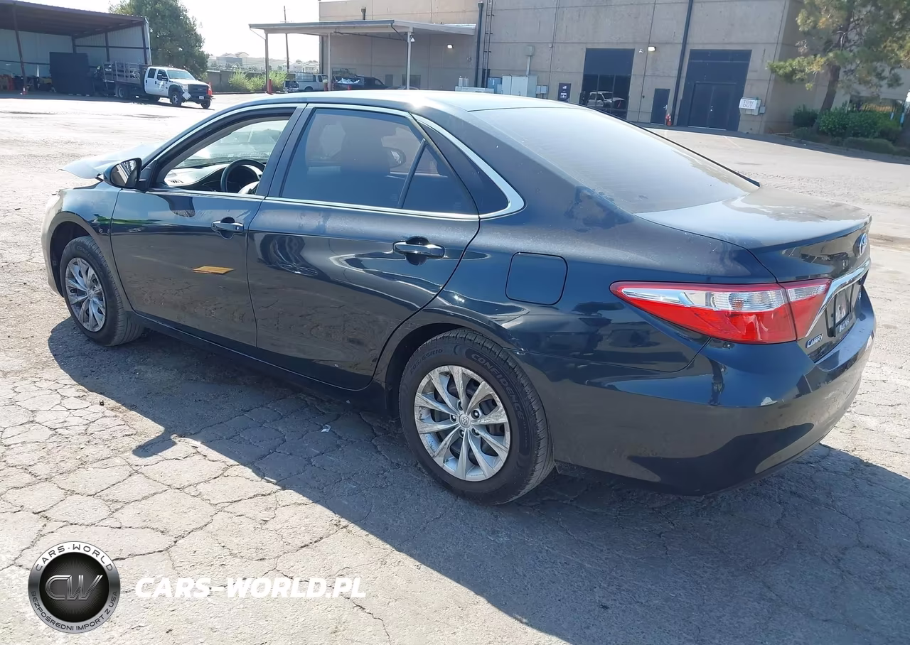2017 Toyota Camry Le VIN:4T1BF1FK5HU724272 - 3