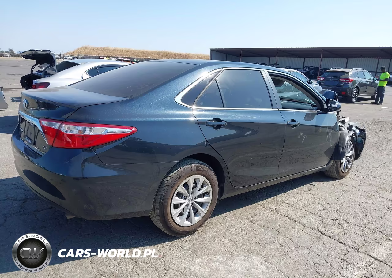 2017 Toyota Camry Le VIN:4T1BF1FK5HU724272 - 4