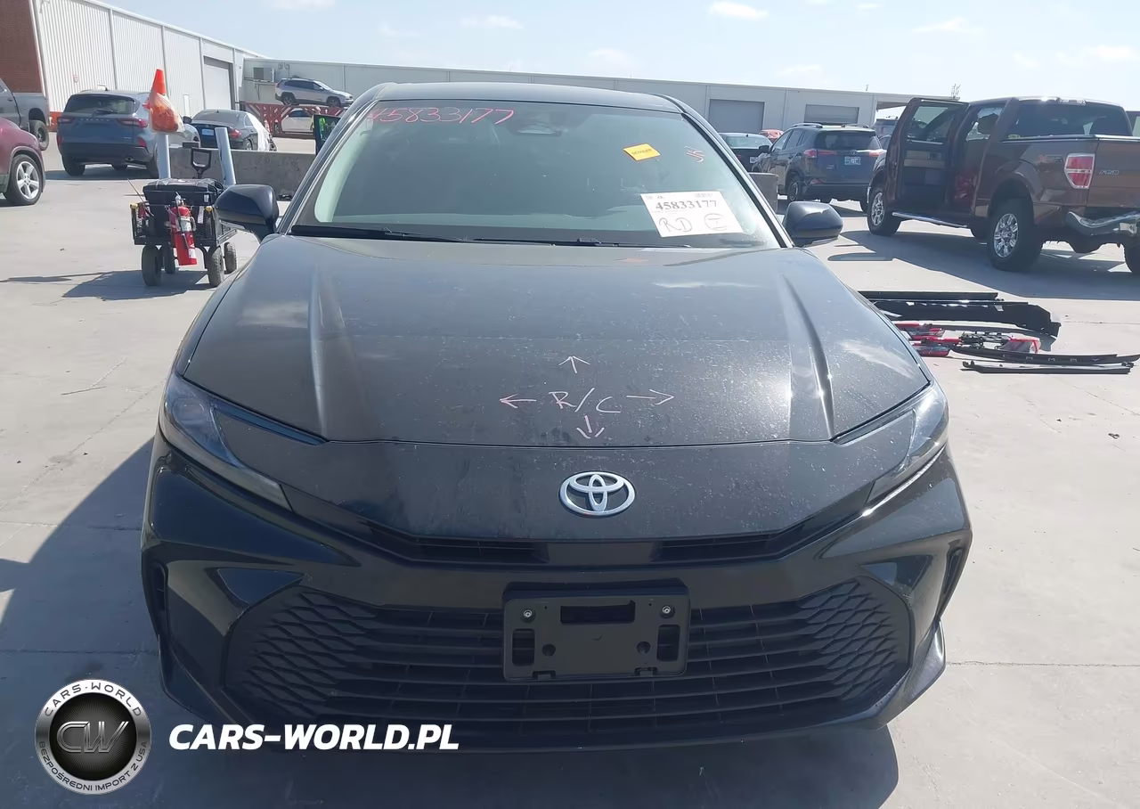 2026 Toyota Camry Le VIN:4T1DAACK9TU742102 - 13