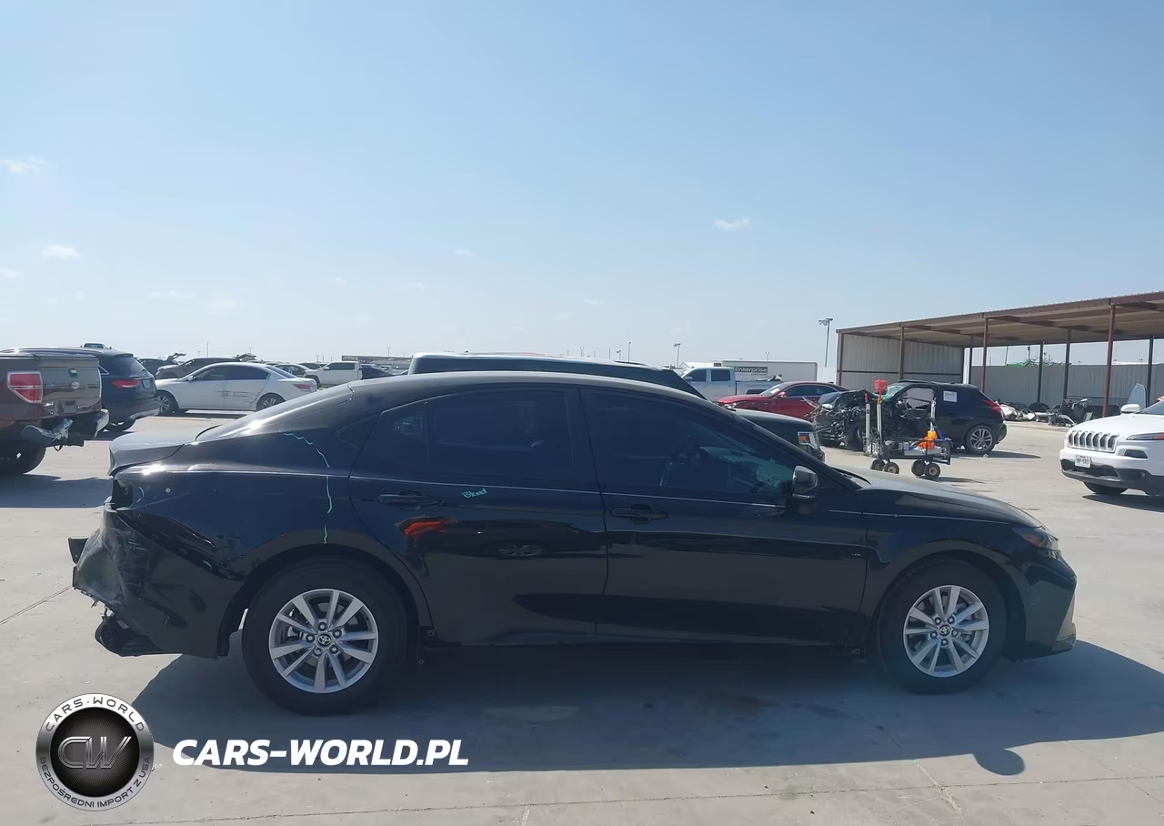 2026 Toyota Camry Le VIN:4T1DAACK9TU742102 - 14
