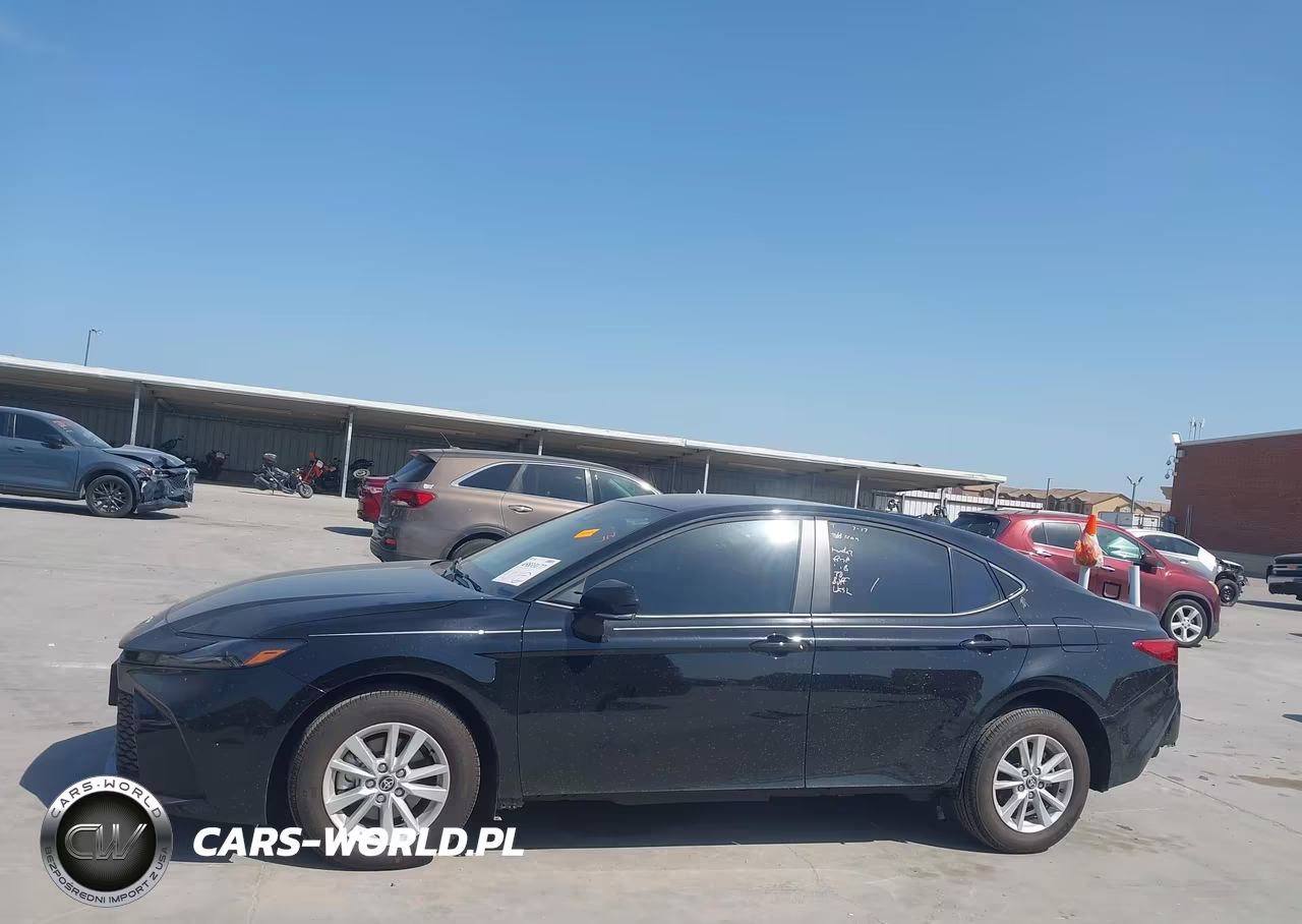 2026 Toyota Camry Le VIN:4T1DAACK9TU742102 - 15