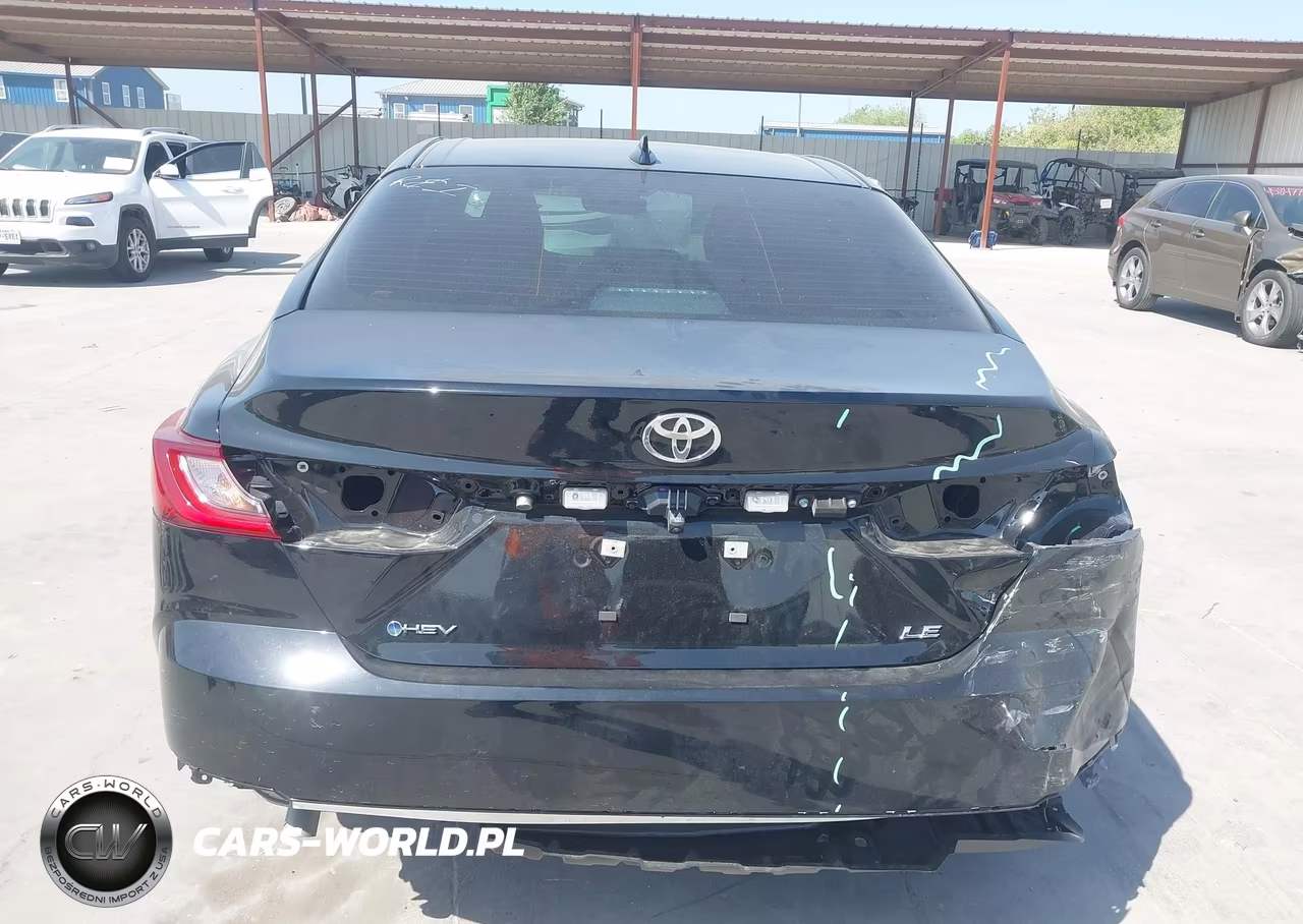 2026 Toyota Camry Le VIN:4T1DAACK9TU742102 - 17