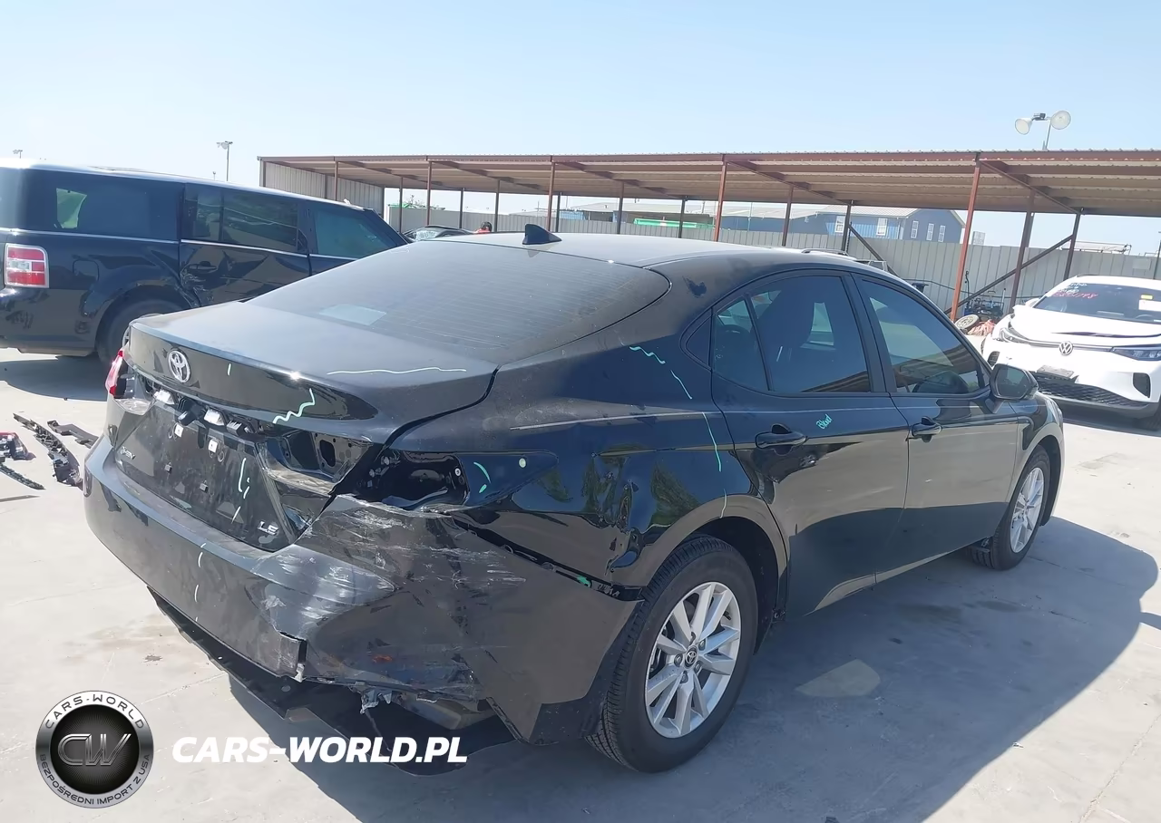 2026 Toyota Camry Le VIN:4T1DAACK9TU742102 - 4