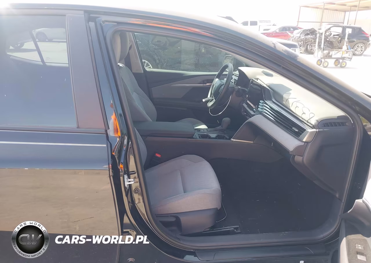 2026 Toyota Camry Le VIN:4T1DAACK9TU742102 - 5