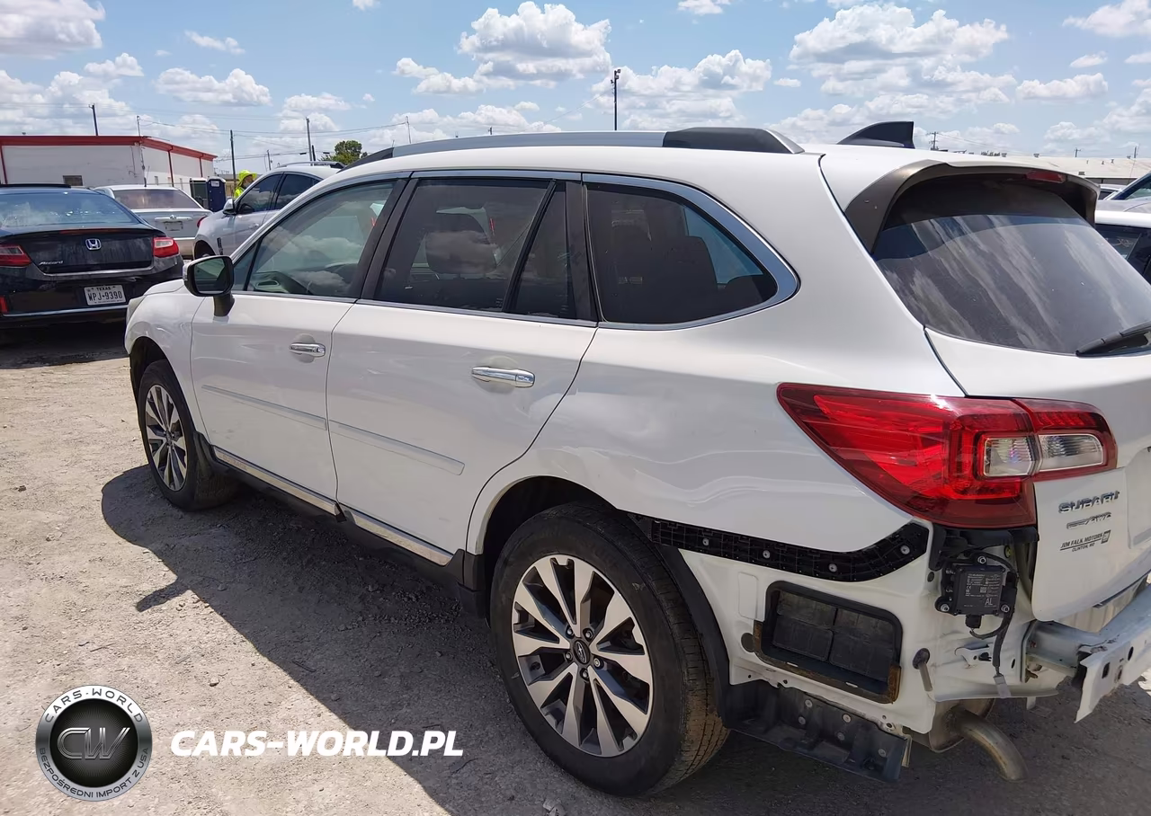 2018 Subaru Outback Touring VIN:4S4BSETC5J3214144 - 14