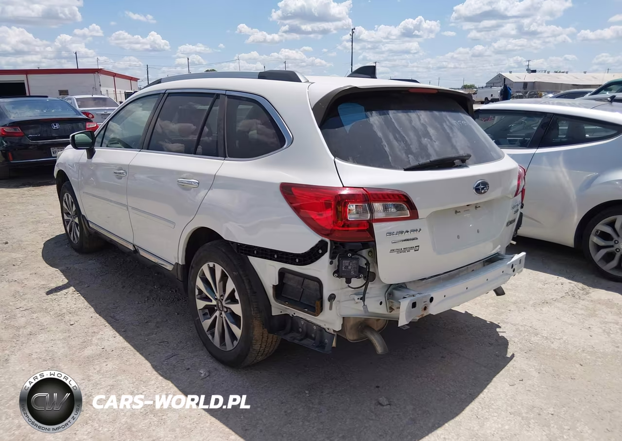 2018 Subaru Outback Touring VIN:4S4BSETC5J3214144 - 3