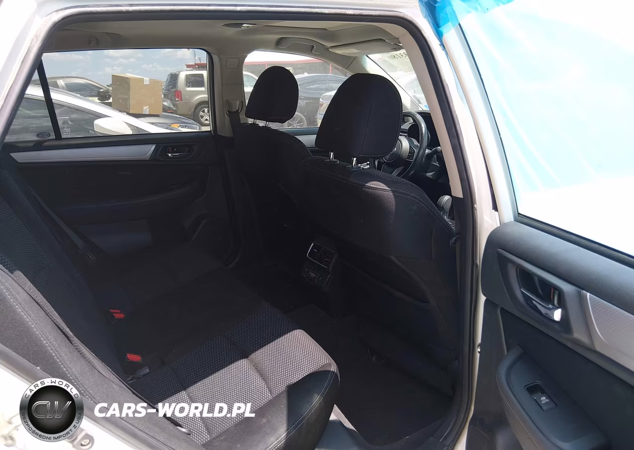 2018 Subaru Outback Touring VIN:4S4BSETC5J3214144 - 8
