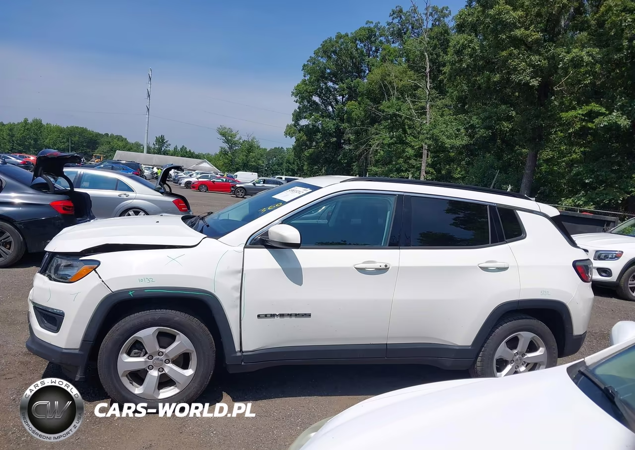 2018 Jeep Compass Latitude Fwd VIN:3C4NJCBB8JT359040 - 14