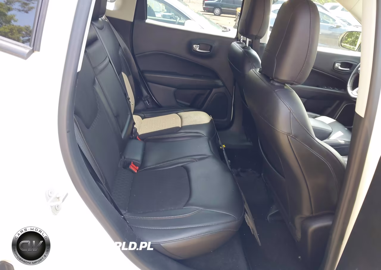 2018 Jeep Compass Latitude Fwd VIN:3C4NJCBB8JT359040 - 8