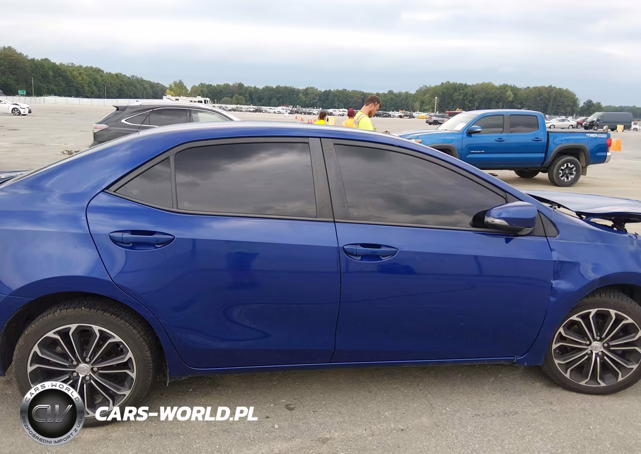 2015 Toyota Corolla S Plus VIN:5YFBURHE6FP247474 - 13