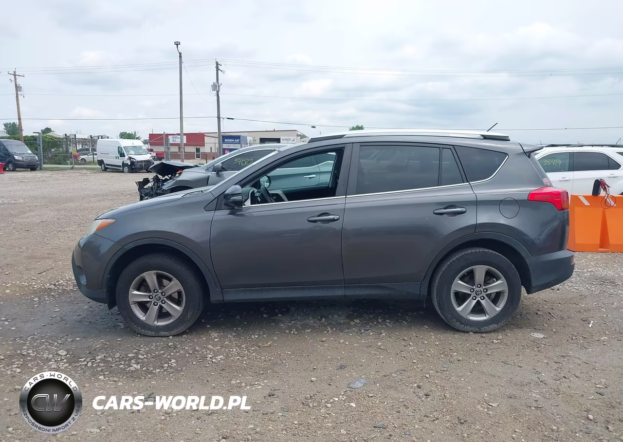 2015 Toyota Rav4 Xle VIN:2T3RFREV1FW255677 - 14
