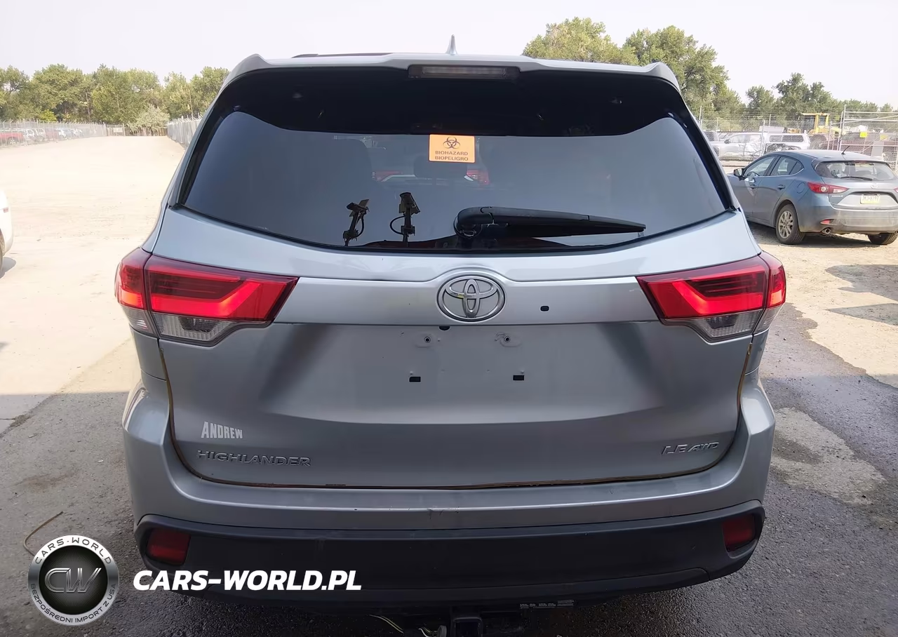 2018 Toyota Highlander Le Plus VIN:5TDBZRFH1JS800773 - 15