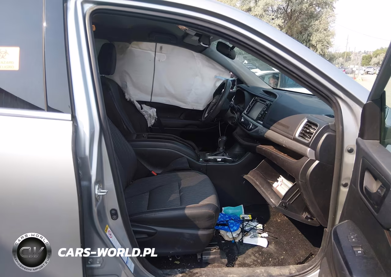 2018 Toyota Highlander Le Plus VIN:5TDBZRFH1JS800773 - 5