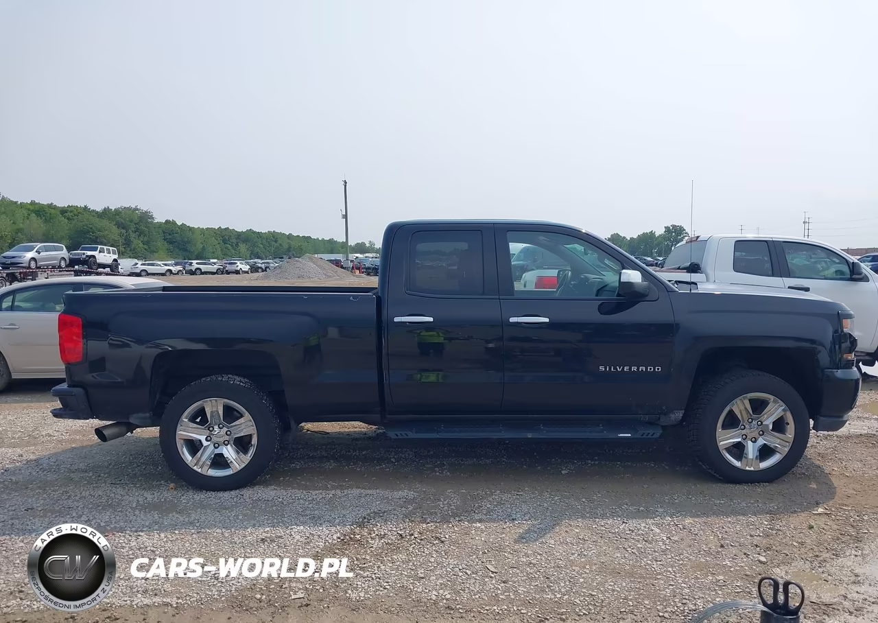 2017 Chevrolet Silverado 1500 Custom VIN:1GCVKPEC1HZ240306 - 14