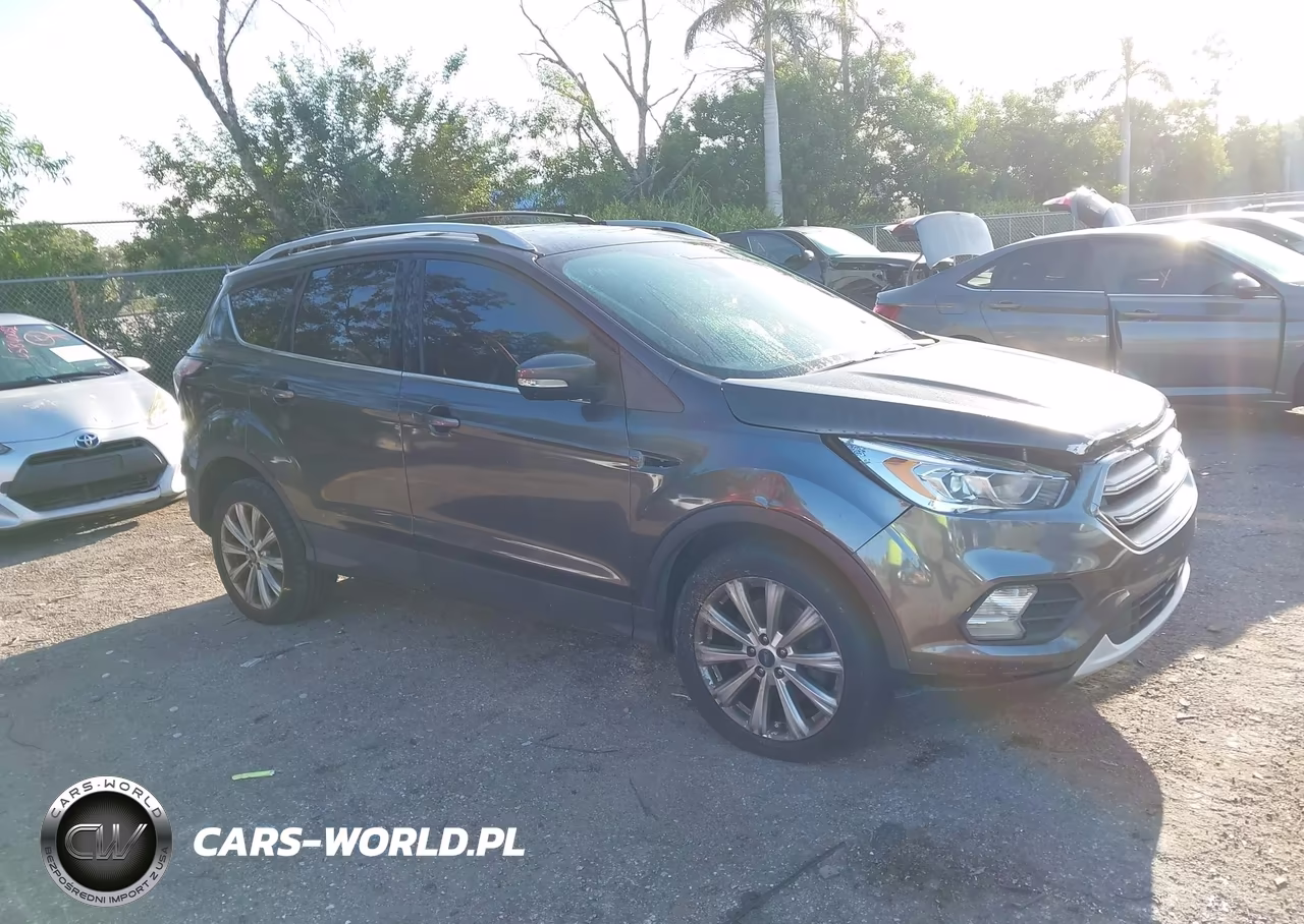 2017 Ford Escape Titanium – zdjęcie 1 z 18