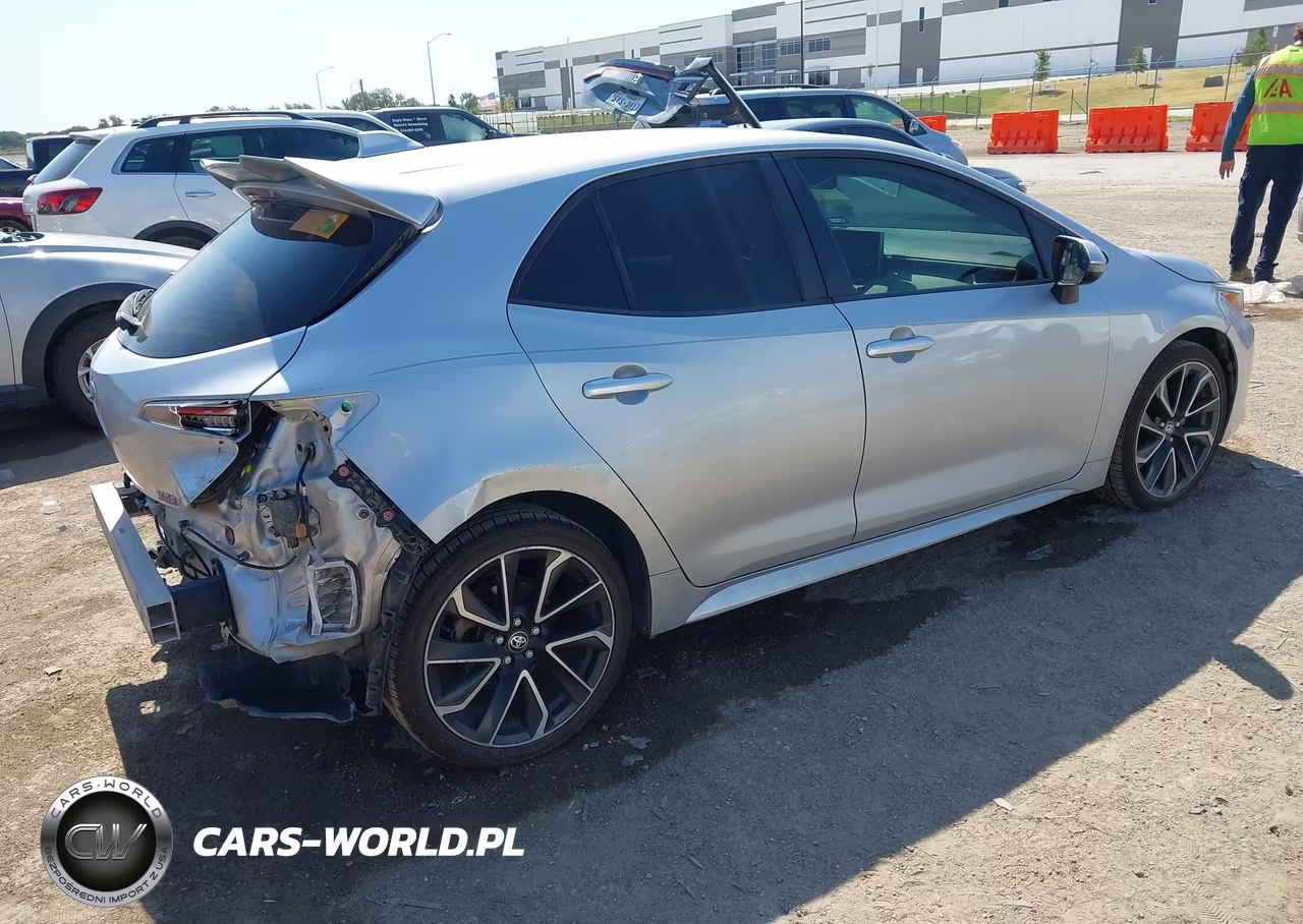 2019 Toyota Corolla Xse VIN:JTNK4RBE5K3050139 - 4