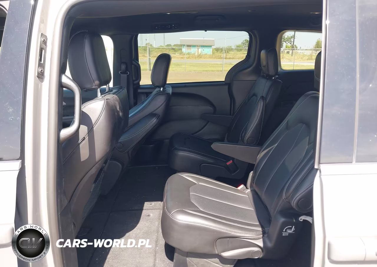 2025 Chrysler Pacifica Select VIN:2C4RC1BG5SR504325 - 8