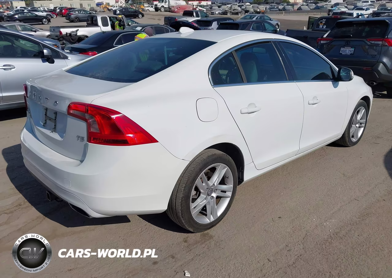 2014 Volvo S60 T5 VIN:YV1612FS0E2277443 - 4