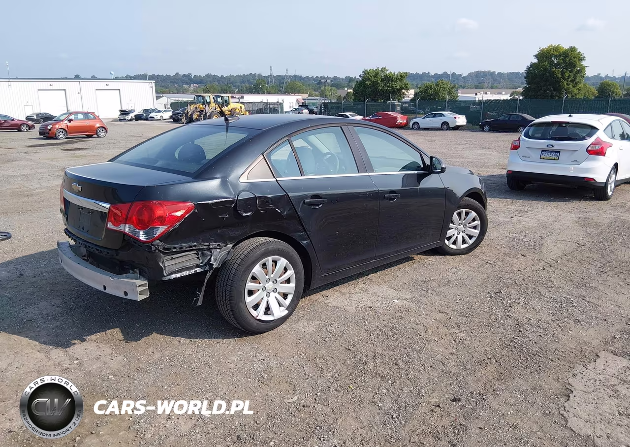 2011 Chevrolet Cruze Ls VIN:1G1PC5SH9B7197713 - 4