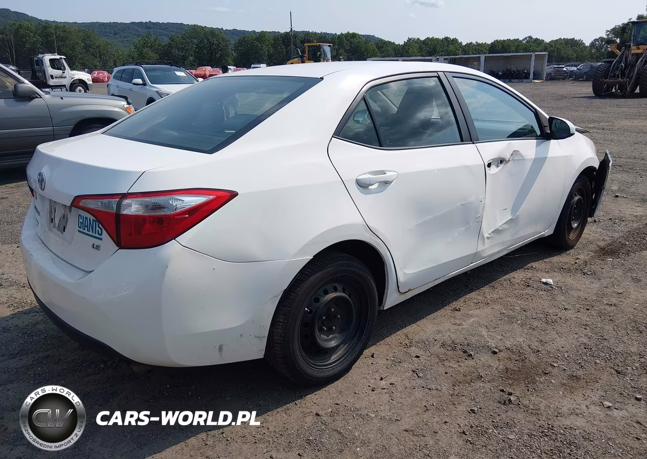 2015 Toyota Corolla Le VIN:2T1BURHE0FC413729 - 4
