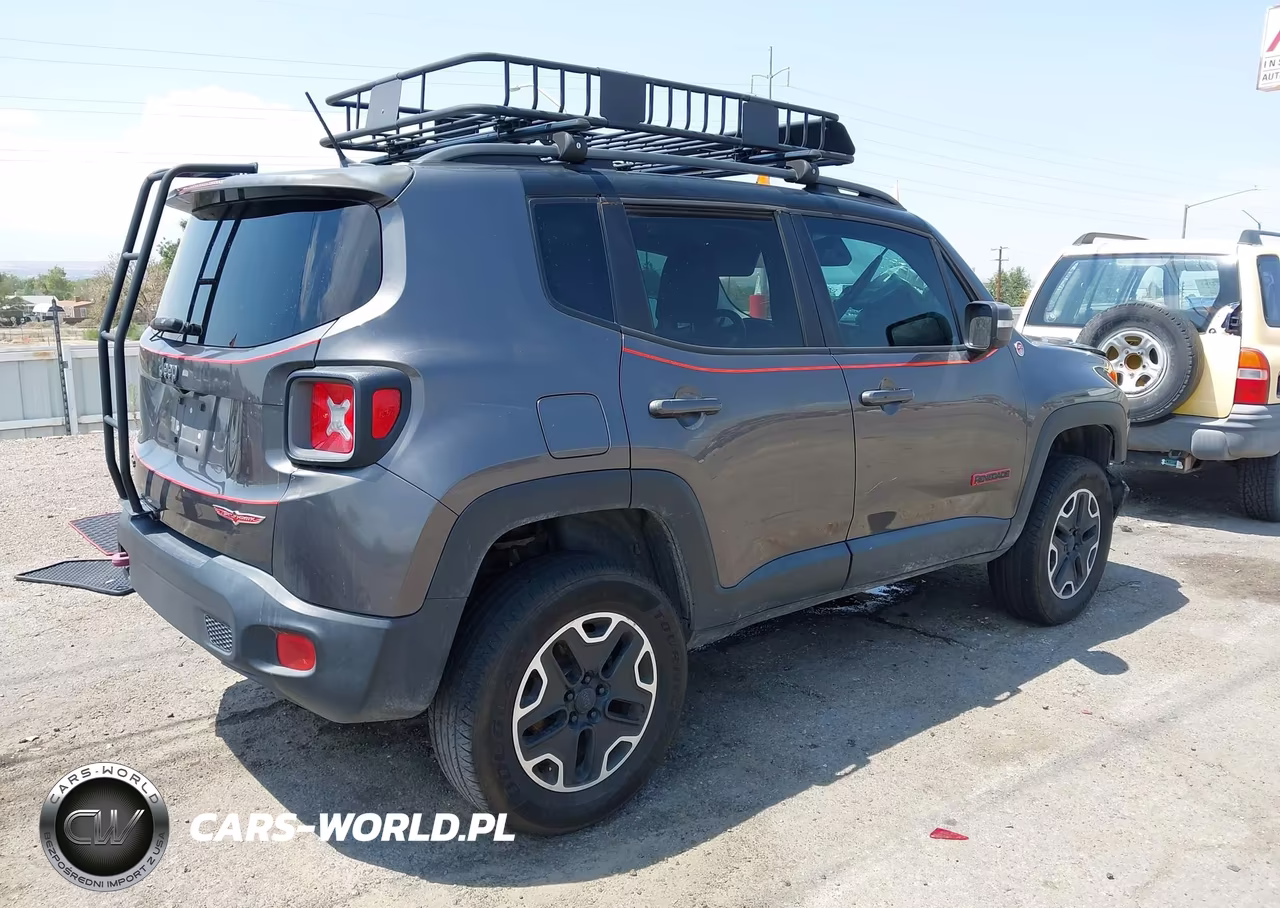 2017 Jeep Renegade Trailhawk VIN:ZACCJBCB8HPE90177 - 4