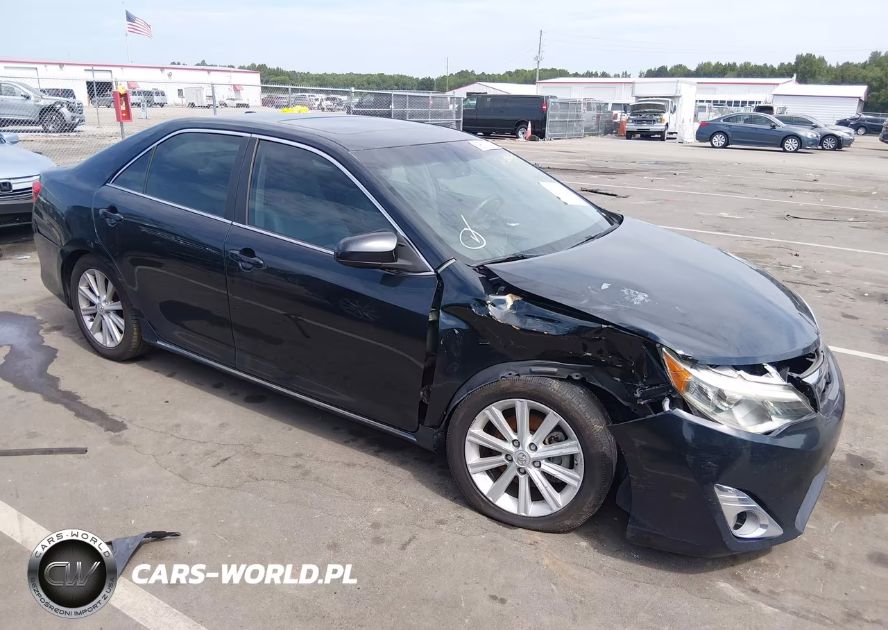2014 Toyota Camry Xle V6 – zdjęcie 1 z 16