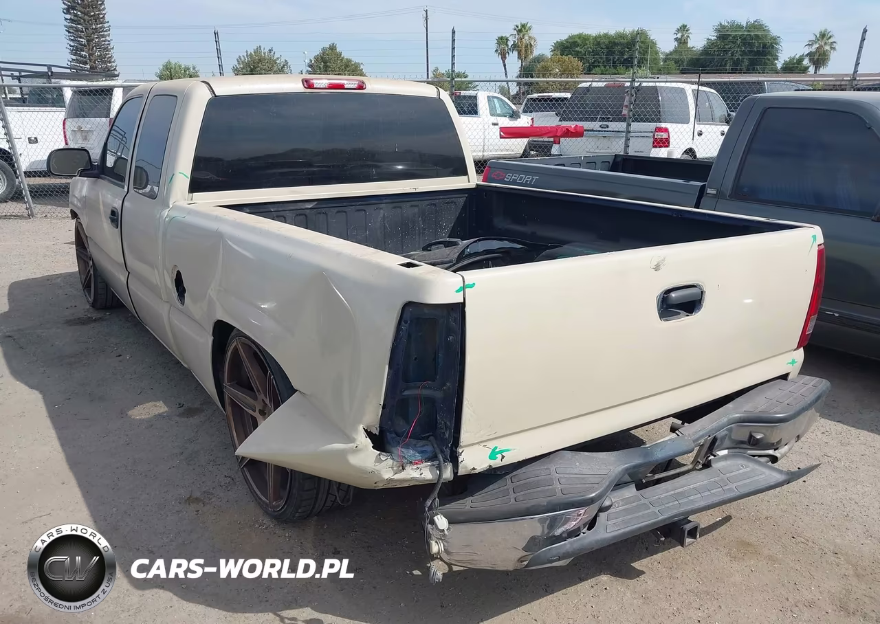 2004 GMC Sierra 1500 Slt VIN:2GTEC19T741401569 - 3