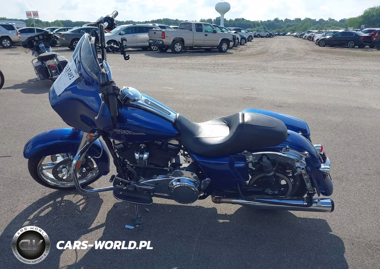 2017 Harley-Davidson Flhx Street Glide VIN:1HD1KBC19HB654041 - 13
