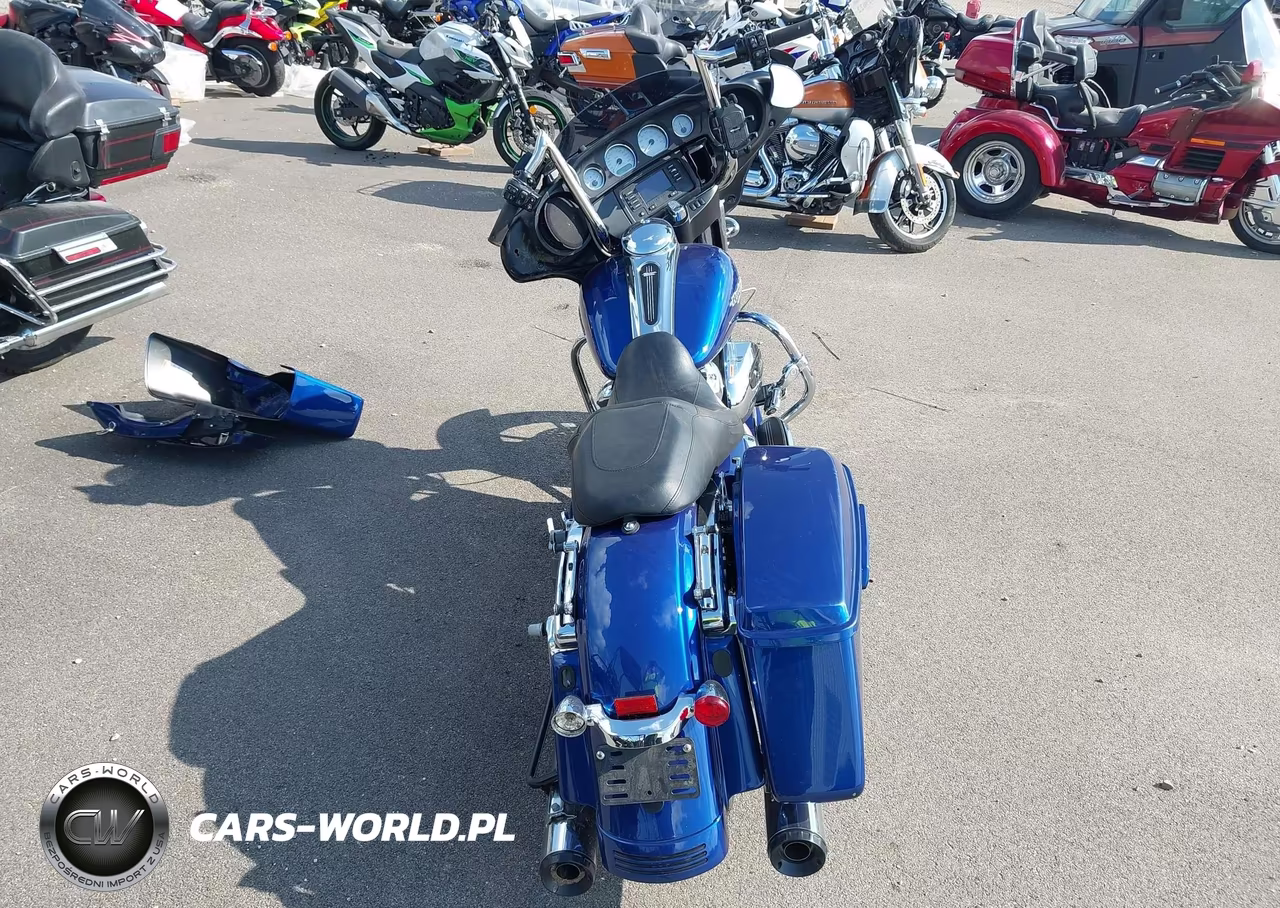2017 Harley-Davidson Flhx Street Glide VIN:1HD1KBC19HB654041 - 6